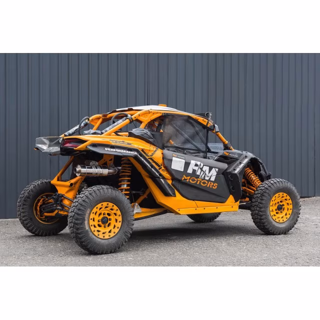 Can Am Maverick X3 downpipe with silencer and tipsCan Am Maverick X3 avec silencieux et embouts a 633,42 € PROM.777100 chez CAROU TUNING