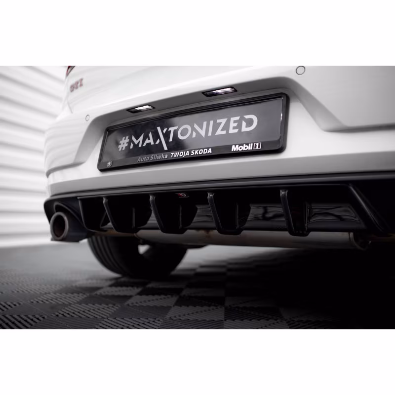 REAR VALANCE VW GOLF VII GTI FACELIFT a 336,40 € 1720-VW-GO-7F-GTI-RS2G*1408 chez CAROU TUNING