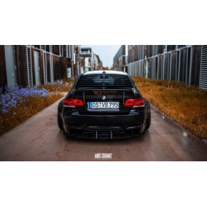 BMW M3 E92 REAR WINDOW LOUVER a 1 753,96 € uniw-BM-3-92-M-W1G*1433 chez CAROU TUNING