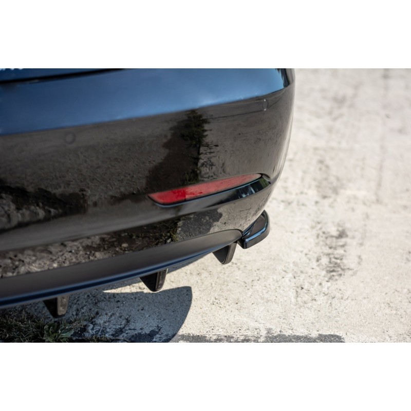 Rear Side Splitters Tesla Model 3 a 188,30 € uniw-TE-MODEL3-1-RSD1G*8753 chez CAROU TUNING