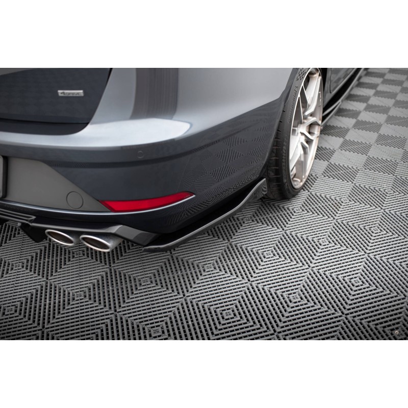 Rear Side Splitters V.3 Seat Leon Cupra Mk3 FL Sportstourer a 188,30 € uniw-SE-LE-3F-CU-ST-RSD3G*10211 chez CAROU TUNING