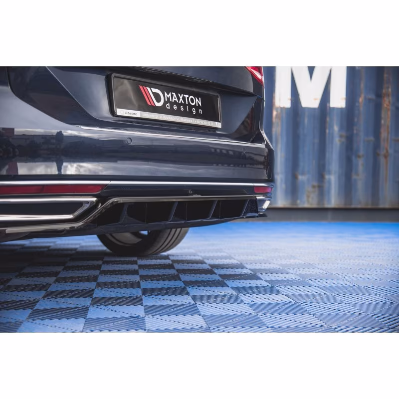 Rear Splitter (with vertical bars) Volkswagen Passat B8 a 526,82 € uniw-VW-PA-B8-RD1G+RD2G*11418 chez CAROU TUNING