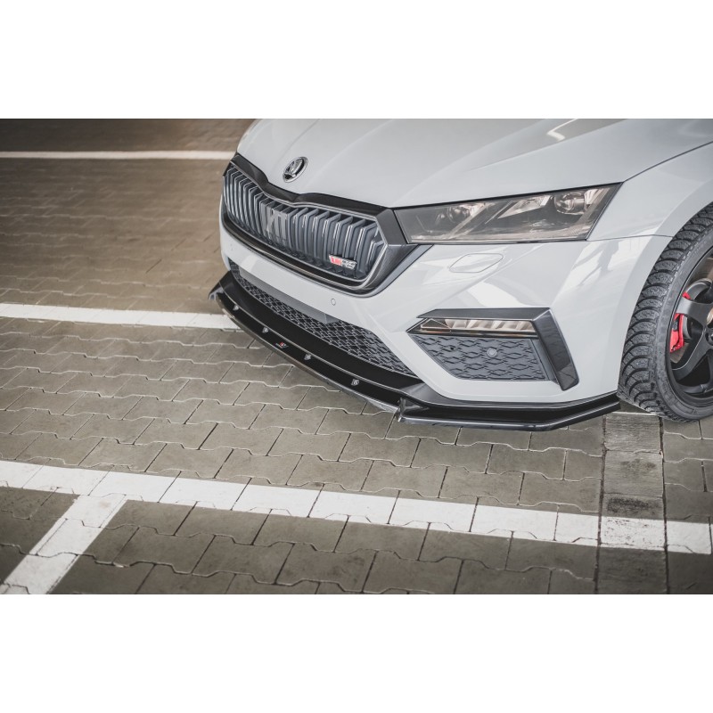 Front Splitter V.1 Skoda Octavia RS Mk4 a 421,03 € uniw-SK-OC-4-RS-FD1G*12038 chez CAROU TUNING