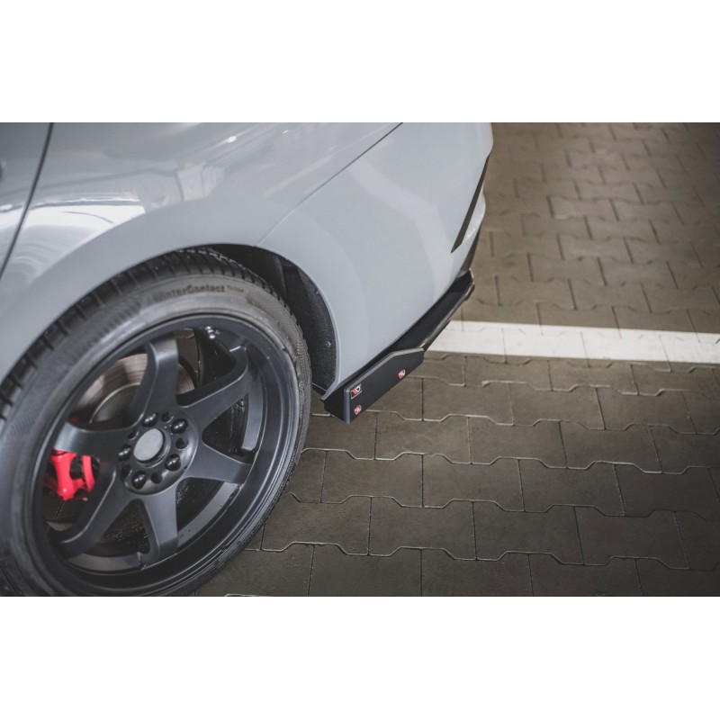 Rear Side Splitters V.2 + Flaps Skoda Octavia RS Mk4 a 262,35 € uniw-SK-OC-4-RS-RSD2G+RSF*12054 chez CAROU TUNING