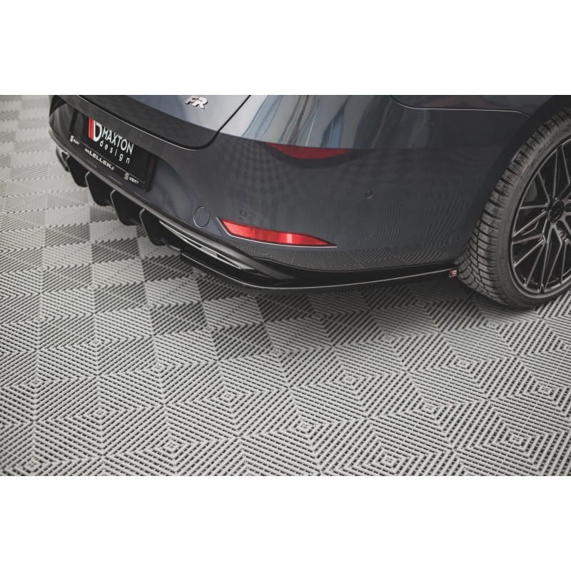 Rear Side Splitters Seat Leon Mk4 a 188,30 € uniw-SE-LE-4-FR-ST-RSD1G*12338 chez CAROU TUNING