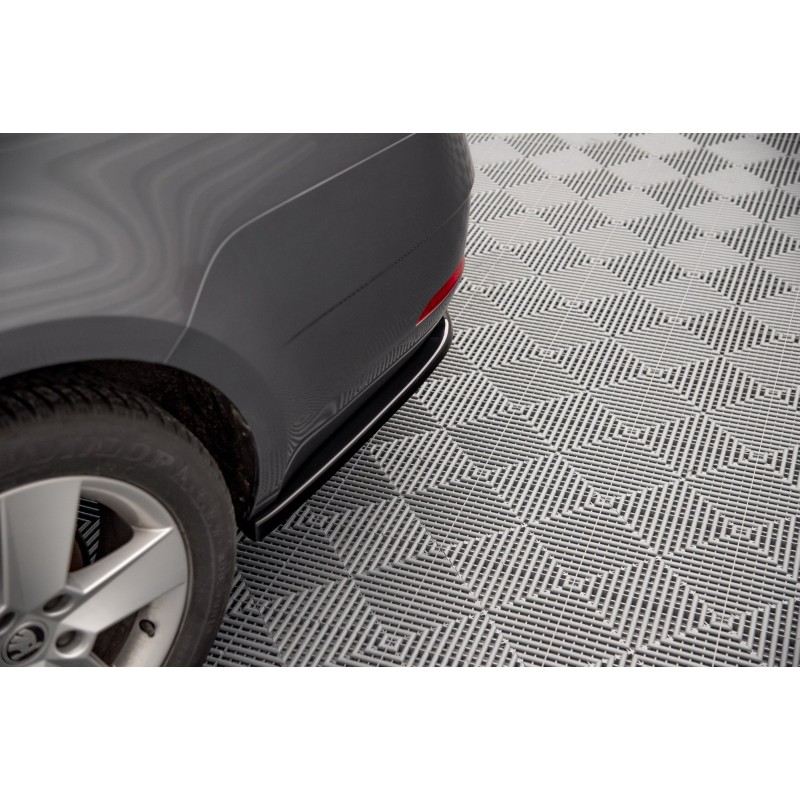 Rear Side Splitters Skoda Octavia Mk3 Facelift a 188,30 € uniw-SK-OC-3F-RSD1G*13285 chez CAROU TUNING