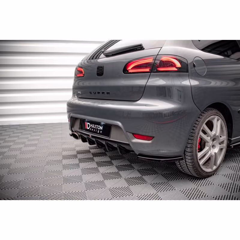 Rear Side Splitters Seat Ibiza Cupra Mk3 a 188,30 € uniw-SE-IB-3-CU-RSD1G*14676 chez CAROU TUNING