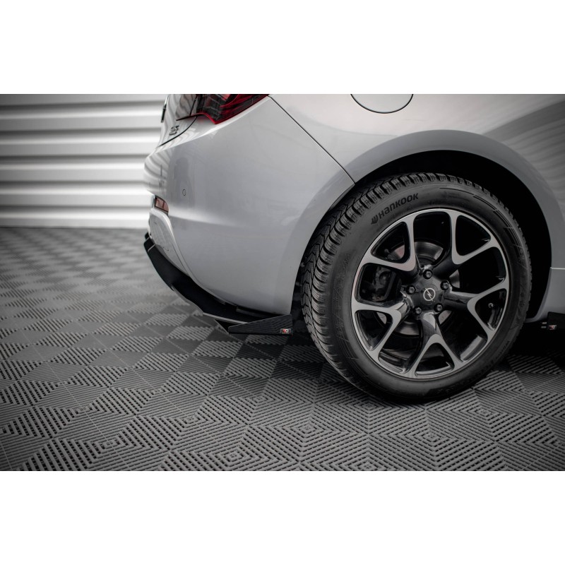 Street Pro Rear Valance + Flaps Opel Astra GTC OPC-Line J a 609,34 € uniw-OPASJGTCOPCLINECNC-RS1B+BRBI+RSF1G*16039 chez CAROU TUNING