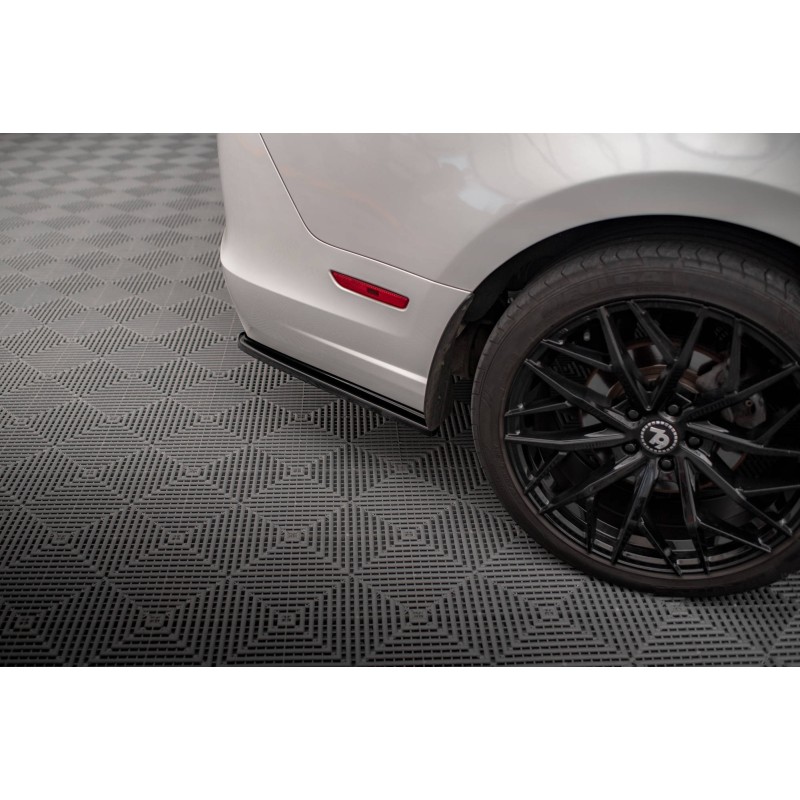 Rear Side Splitters Ford Mustang Mk5 Facelift a 188,30 € uniw-FO-MU-5-RSD1G*18240 chez CAROU TUNING
