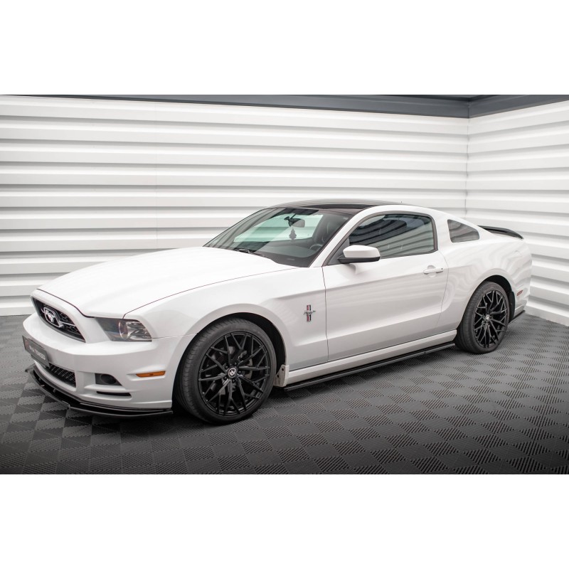 Side Skirts Diffusers Ford Mustang Mk5 Facelift a 421,03 € uniw-FO-MU-5-SD1G*18243 chez CAROU TUNING