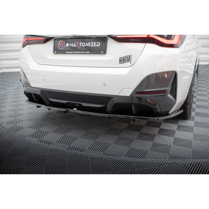 Rear Splitter (with vertical bars) V.1 BMW i4 M-Pack G26 a 526,82 € uniw-BM-I4-G26-MPACK-RD1G+RD3G*18603 chez CAROU TUNING