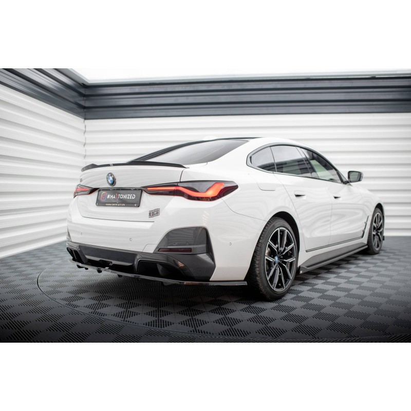 Rear Splitter (with vertical bars) V.1 BMW i4 M-Pack G26 a 526,82 € uniw-BM-I4-G26-MPACK-RD1G+RD3G*18603 chez CAROU TUNING