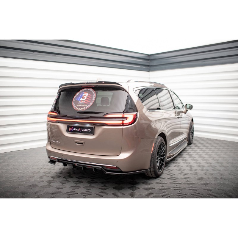 Rear Splitter (with vertical bars) Chrysler Pacifica Mk2 a 526,82 € uniw-CHR-PA-2-RD1G+RD2G*18642 chez CAROU TUNING