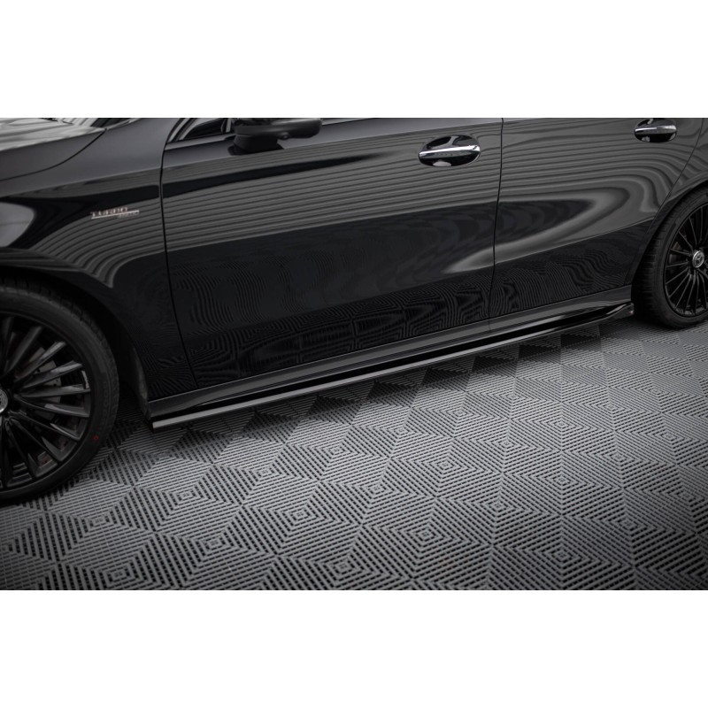 Side Skirts Diffusers Mercedes-AMG A35 W177 Facelift a 421,03 € uniw-ME-A-177F-35-SD1G*19928 chez CAROU TUNING