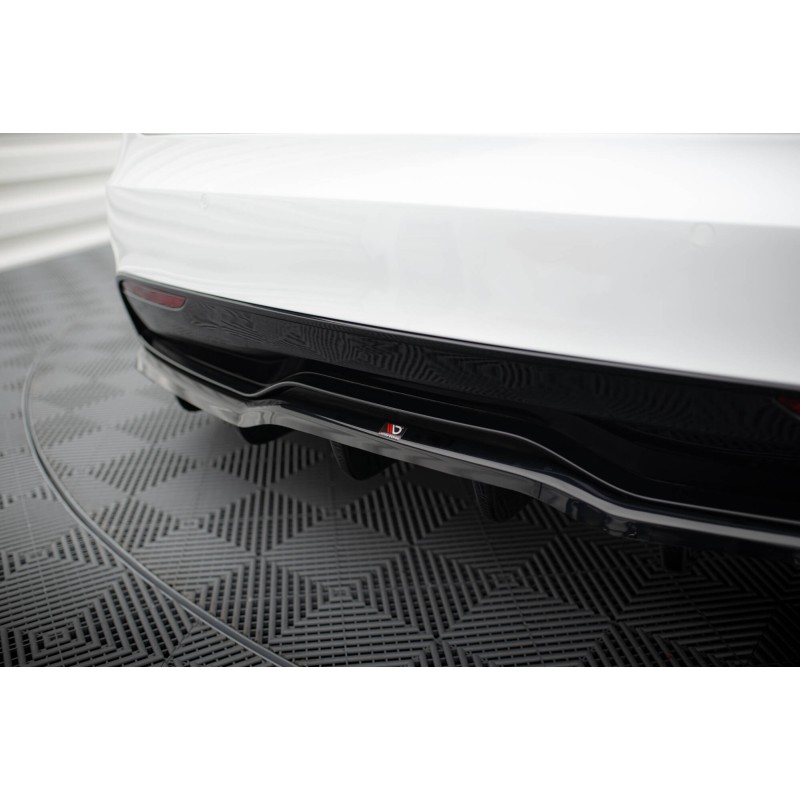 Rear Splitter (with vertical bars) V.1 Tesla Model S Plaid Mk1 Facelift a 526,82 € uniw-TE-MODELS-1F2-PL-RD1G+RD3G*20515 chez CAROU TUNING