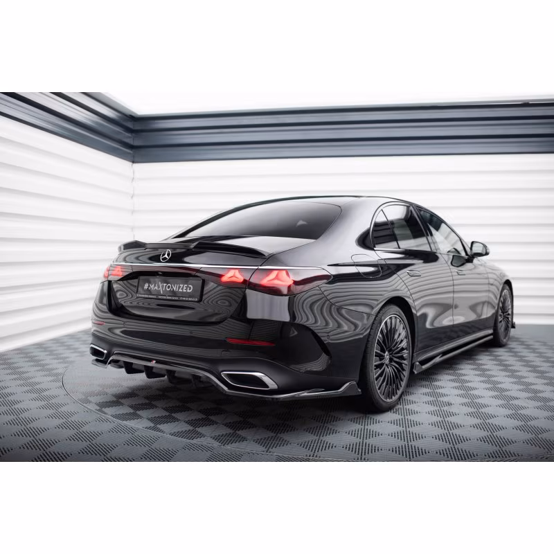 Rear Splitter (with vertical bars) Mercedes-Benz E AMG-Line W214 a 526,82 € uniw-ME-E-214-AMGLINE-RD1G+RD2G*20828 chez CAROU TUNING