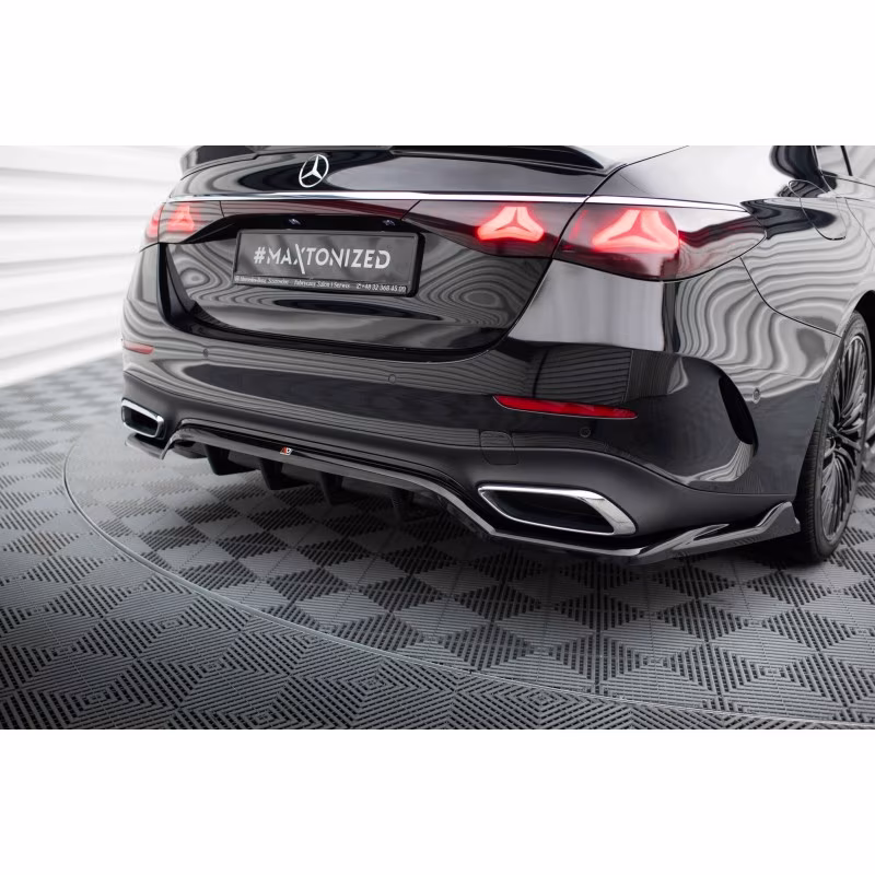 Rear Splitter (with vertical bars) Mercedes-Benz E AMG-Line W214 a 526,82 € uniw-ME-E-214-AMGLINE-RD1G+RD2G*20828 chez CAROU TUNING