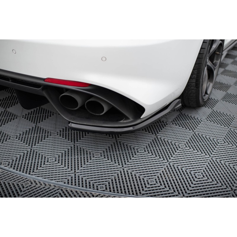 Rear Side Splitters Alfa Romeo Giulia Quadrifoglio a 188,30 € uniw-AL-GI-1-QV-RSD1G*21050 chez CAROU TUNING