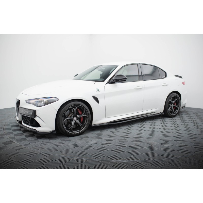 Side Skirts Diffusers Alfa Romeo Giulia Quadrifoglio a 421,03 € uniw-AL-GI-1-QV-SD1G*21051 chez CAROU TUNING
