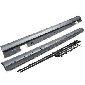 Jupes latérales sport en noir brillant adaptées au W213 16-23. a 478,40 € PGME14 chez CAROU TUNING