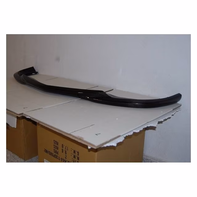 Déflecteur Avant Mercedes W204 07-10 AMG C63 Carbone a 704,64 € TCM0069 chez CAROU TUNING