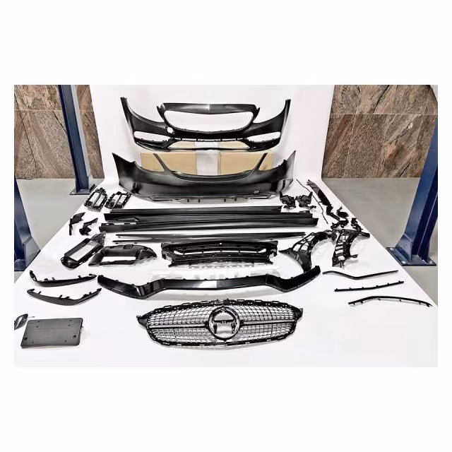 Kit De Carrosserie Mercedes W205 4P 2014-2021 Look C63 2019 Diamond a 2 103,19 € TCM0222022302240225 chez CAROU TUNING